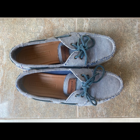 Men’s Size 9.5 blue Tommy Hilfiger boat shoes - Picture 4 of 4